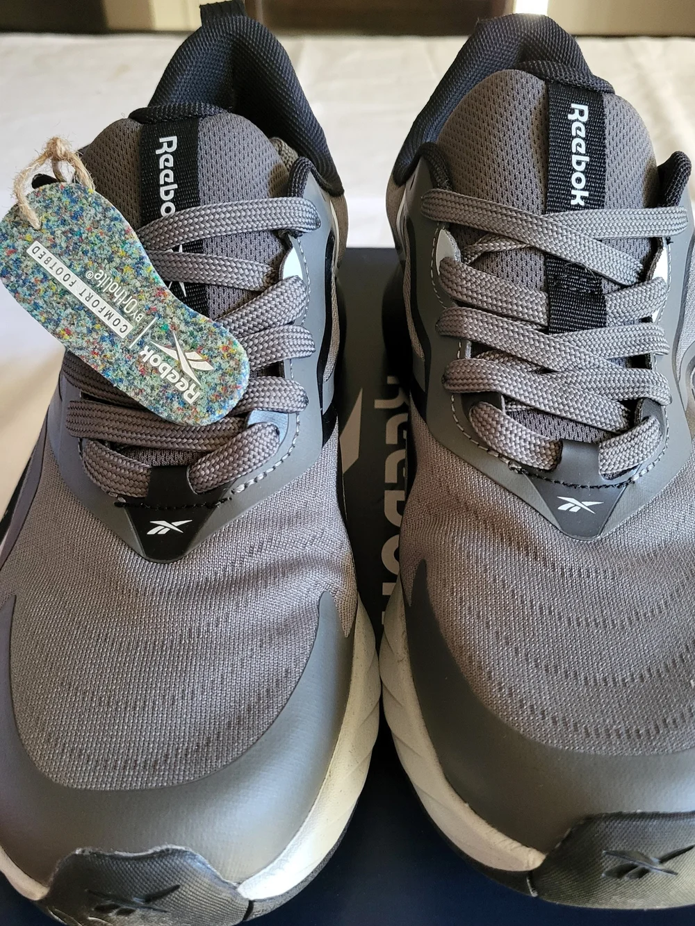 *NEW* Reebok Verse Gray/Black Lace-Up Low Top Sneakers Size Men's 8.5 Women's 10
